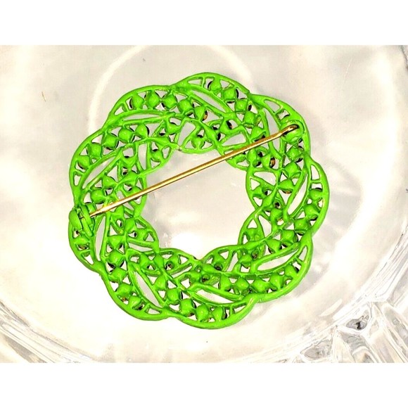 Christmas Wreath Pin Vtg Lime Green Enamel Front/Back Light Lime Green Crystals! - Picture 5 of 7